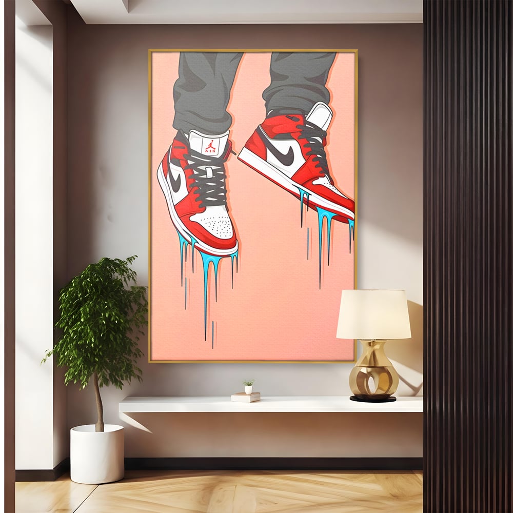 Tablou canvas cu ilustratie digitala cu adidasi rosii, in rama de aluminiu auriu